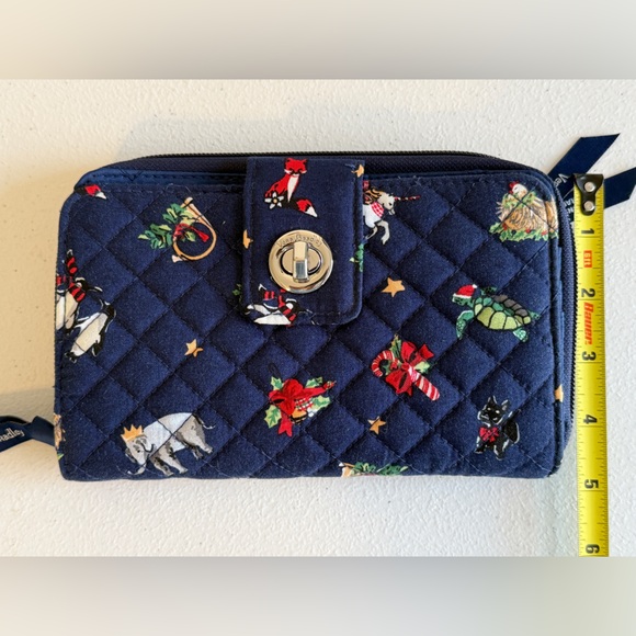 Vera Bradley RFID Turnlock Wallet Holiday Snow Globe Motifs Navy Blue Christmas - Picture 3 of 13